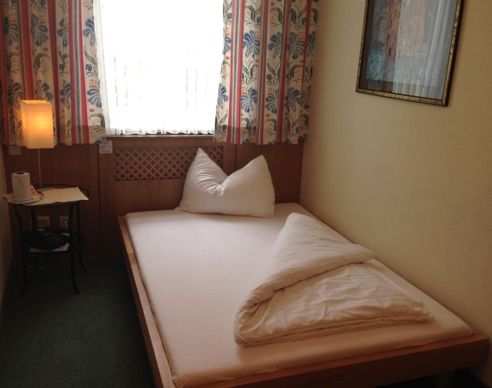 Hotel Pension Alte Muehle Klosterneuburg Δωμάτιο φωτογραφία